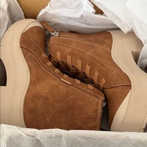 Dr Scholls Time Off Up Honey 7.5M Platform Combat Boot NIB